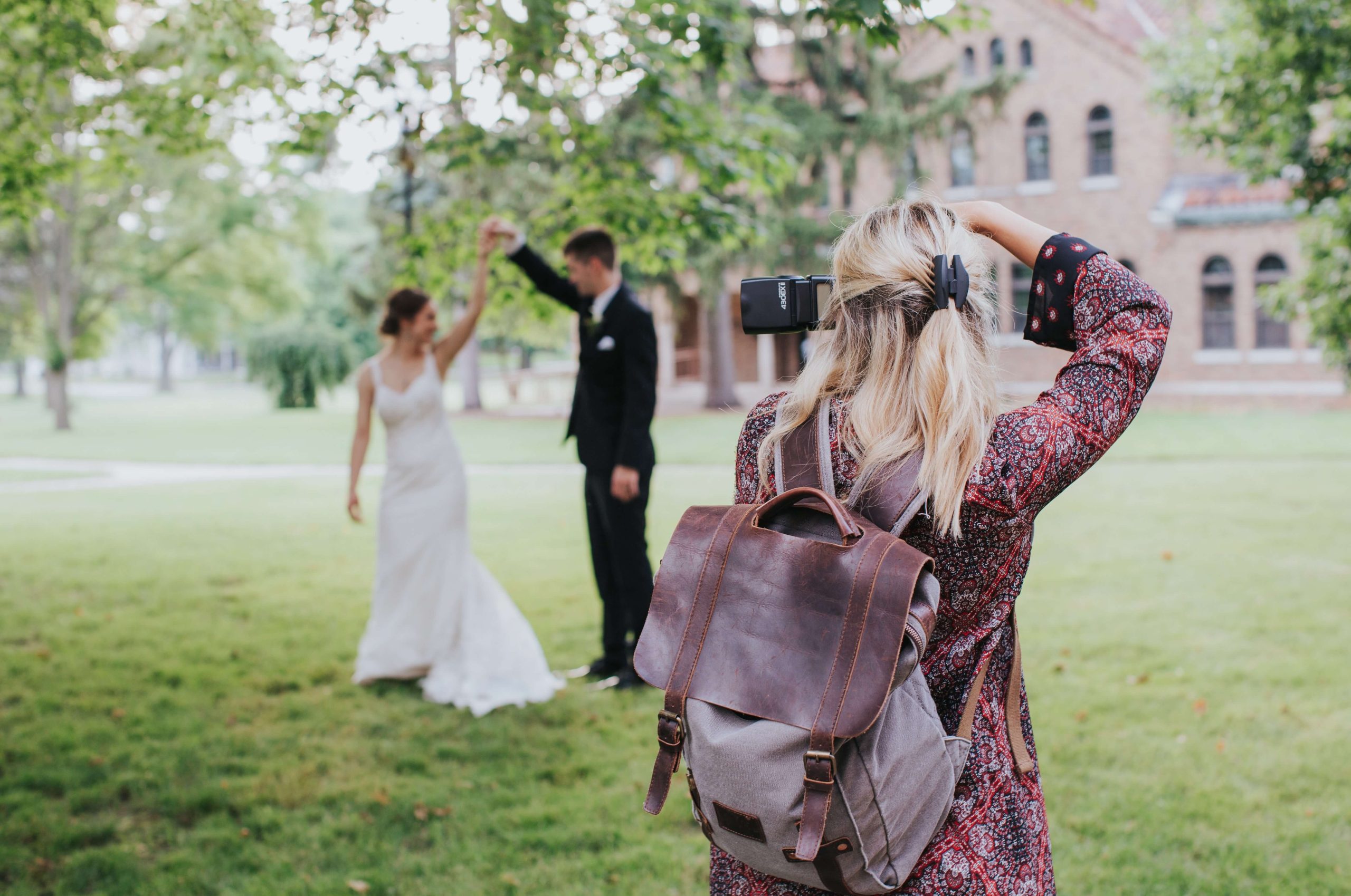 How to Choose a Wedding Photographer