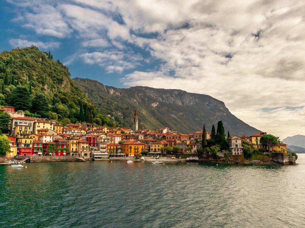 Lake Como: Italian Lakes Life