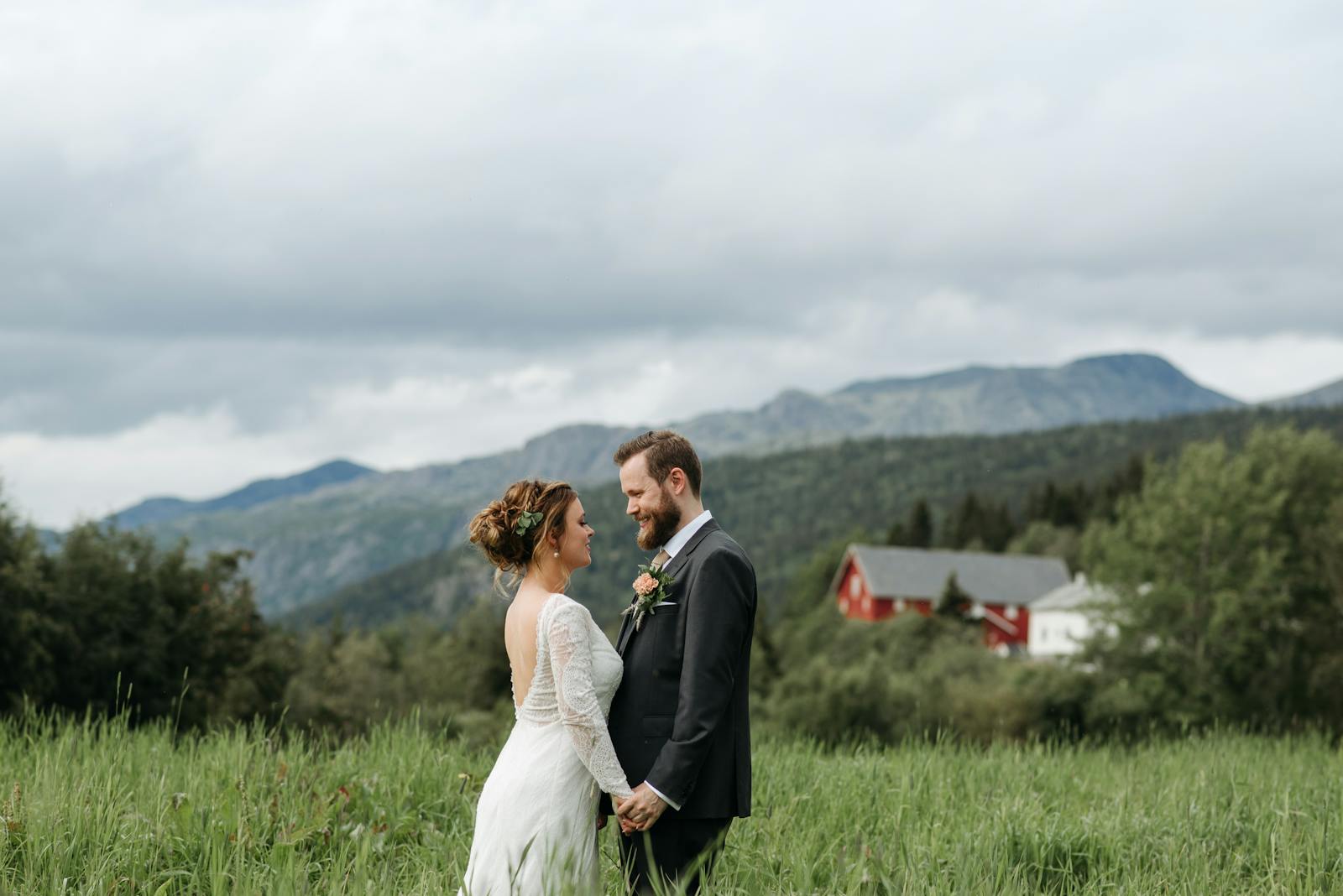 How to Plan a Mountain Wedding